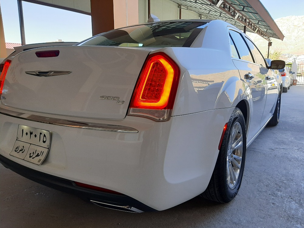 کرایسلەر 300